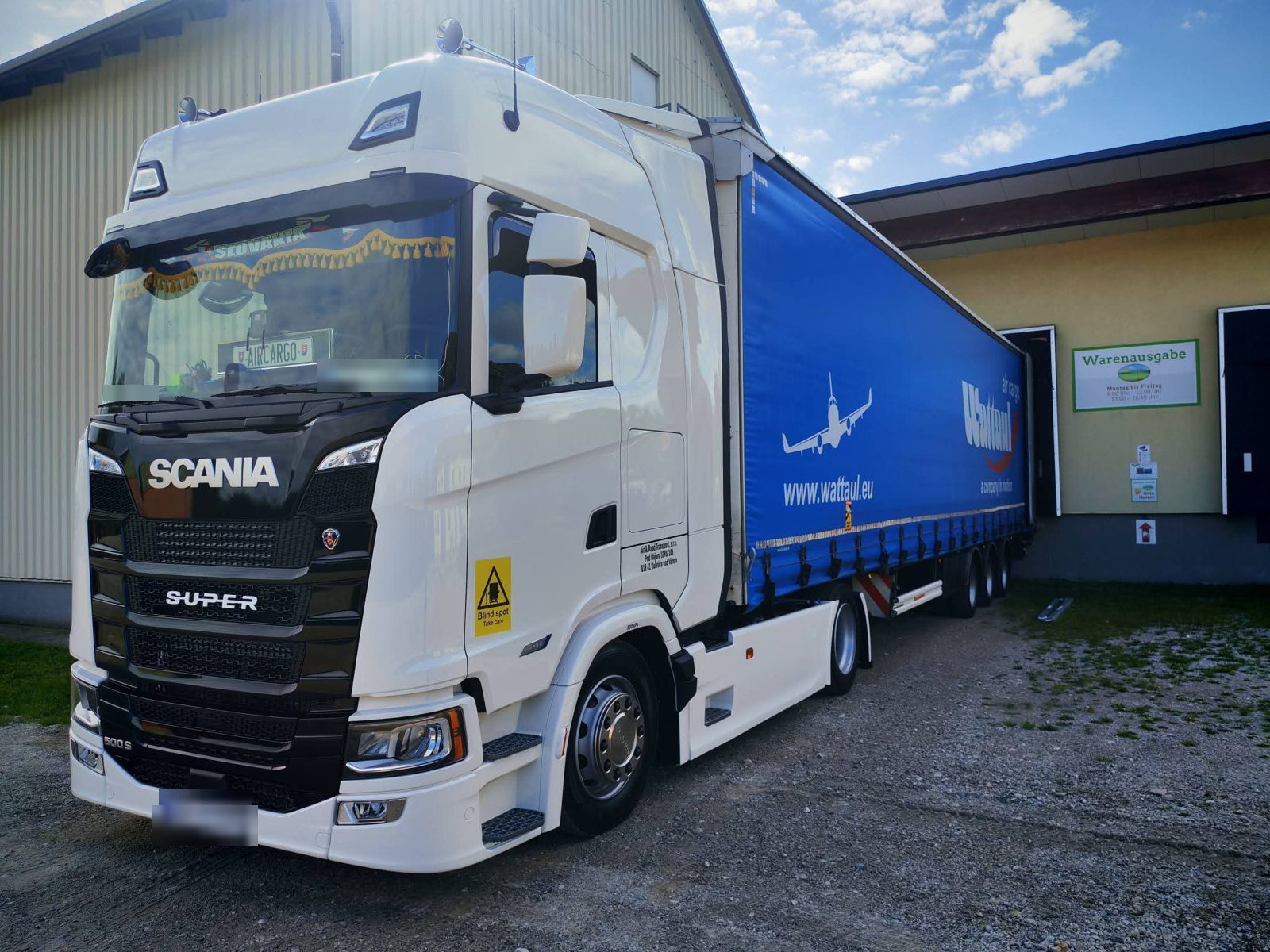 Scania Super s plachtovým návesom